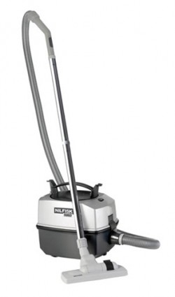 ASPIRATEUR NILFISK FAMILY CDF2000  ARGENT METALISE